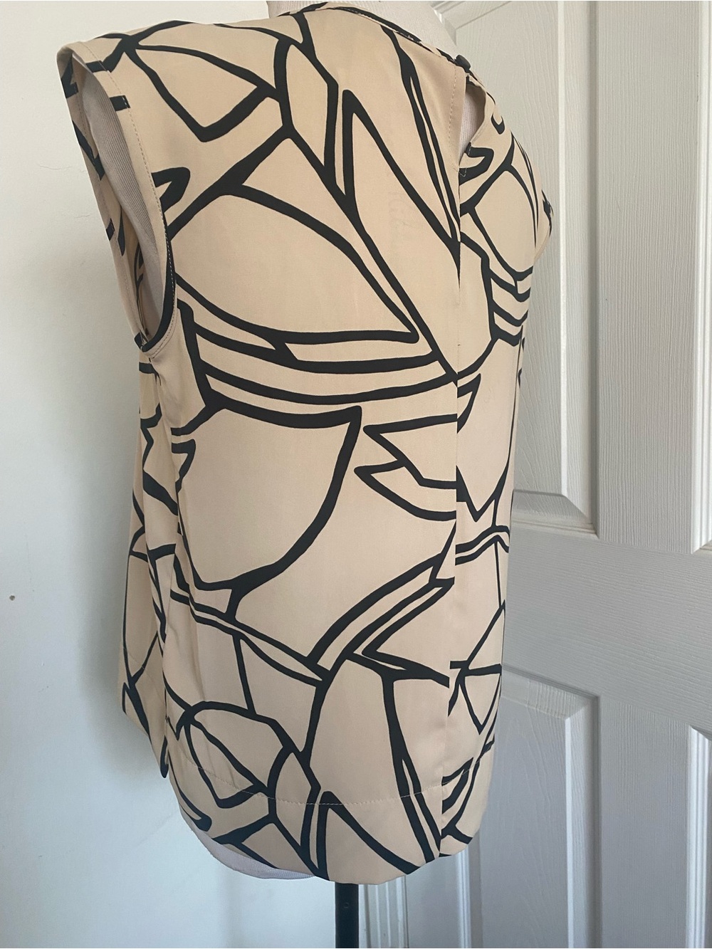 Joseph Ribkoff Abstract Sleeveless Top - Picture 7 of 12